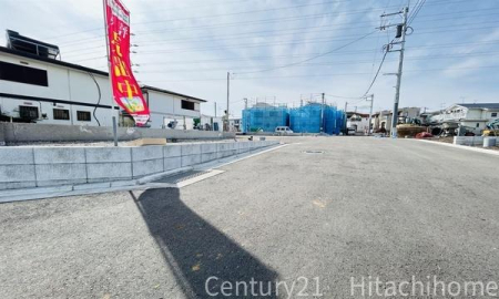 �_�ސ쌧���͌��s�����散��Ӗ{��1���ڂ̐V�z��ˌ��Ă̑O�ʓ��H�܂ތ��n�ʐ^