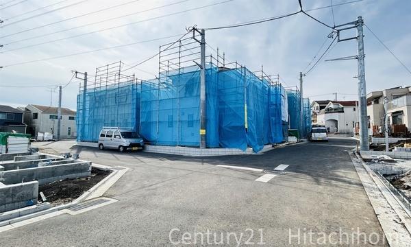 �_�ސ쌧���͌��s�����散��Ӗ{��1���ڂ̐V�z��ˌ��Ă̑O�ʓ��H�܂ތ��n�ʐ^