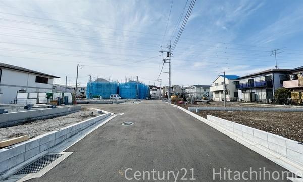 �_�ސ쌧���͌��s�����散��Ӗ{��1���ڂ̐V�z��ˌ��Ă̑O�ʓ��H�܂ތ��n�ʐ^