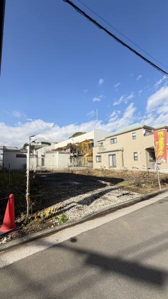 �_�ސ쌧���l�s�ۓy�P�J��􉪒�3���ڂ̐V�z��ˌ��Ă̑O�ʓ��H�܂ތ��n�ʐ^