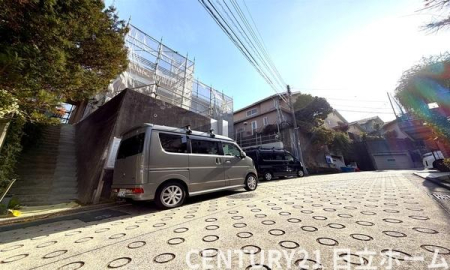 �_�ސ쌧���l�s�˒ˋ攐�����̐V�z��ˌ��Ă̑O�ʓ��H�܂ތ��n�ʐ^