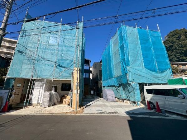 �_�ސ쌧���s�{�O�搛��2���ڂ̐V�z��ˌ��Ă̑O�ʓ��H�܂ތ��n�ʐ^