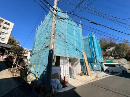 �_�ސ쌧���s�{�O�搛��2���ڂ̐V�z��ˌ��Ă̂��̑����n