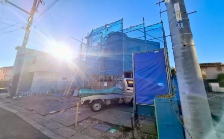 �_�ސ쌧���l�s���a�򒆉��k2���ڂ̐V�z��ˌ��Ă̑O�ʓ��H�܂ތ��n�ʐ^