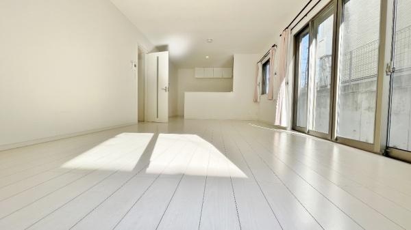 �_�ސ쌧���l�s�h�揬���P�J3���ڂ̒��È�ˌ��Ẵ��r���O