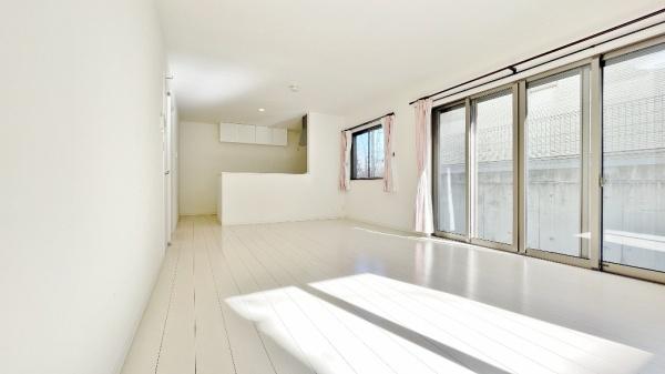 �_�ސ쌧���l�s�h�揬���P�J3���ڂ̒��È�ˌ��Ẵ��r���O