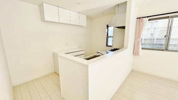 �_�ސ쌧���l�s�h�揬���P�J3���ڂ̒��È�ˌ��ẴL�b�`��