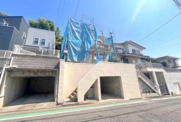 �_�ސ쌧���l�s�`�k�捂�c��3���ڂ̐V�z��ˌ��Ă̑O�ʓ��H�܂ތ��n�ʐ^