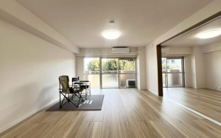 �_�ސ쌧���l�s�ۓy�P�J���䒬�̒��Ã}���V�����̃��r���O