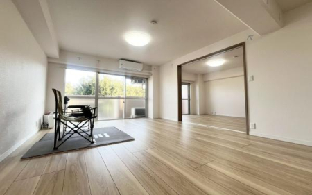 �_�ސ쌧���l�s�ۓy�P�J���䒬�̒��Ã}���V�����̃��r���O