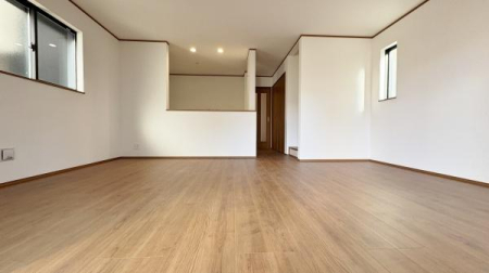 �_�ސ쌧���s�{�O�����1���ڂ̐V�z��ˌ��Ẵ��r���O