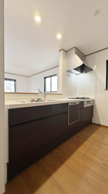 �_�ސ쌧���s�{�O�����1���ڂ̐V�z��ˌ��ẴL�b�`��