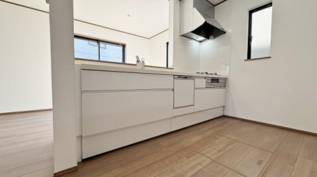 �_�ސ쌧���s�{�O�����1���ڂ̐V�z��ˌ��ẴL�b�`��