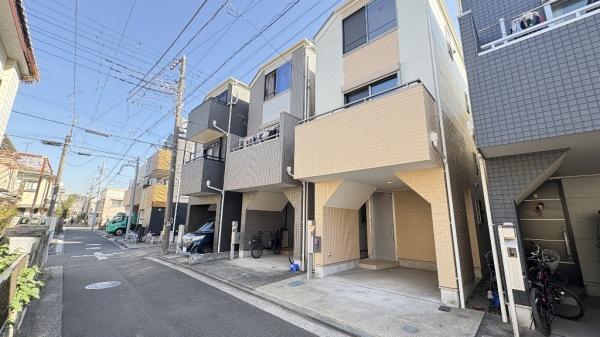 �_�ސ쌧���l�s��q��ꓪ2���ڂ̒��È�ˌ��Ă̑O�ʓ��H�܂ތ��n�ʐ^