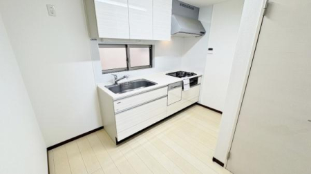 �_�ސ쌧���l�s��q��ꓪ2���ڂ̒��È�ˌ��ẴL�b�`��