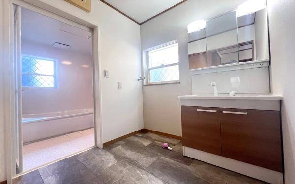 �_�ސ쌧���l�s�ߌ���n��6���ڂ̒��È�ˌ��Ă̐��ʑ�E���ʏ�