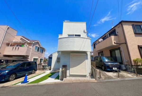 �_�ސ쌧���l�s�ߌ���n��6���ڂ̒��È�ˌ��Ă̑O�ʓ��H�܂ތ��n�ʐ^