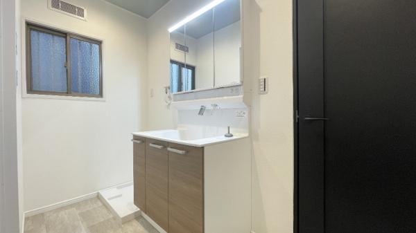 �_�ސ쌧���l�s����{�����̒��È�ˌ��Ă̐��ʑ�E���ʏ�