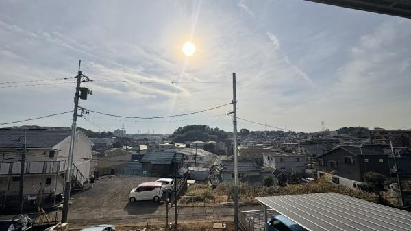 �_�ސ쌧���l�s�˒ˋ�����̐V�z��ˌ��Ă̏Z�˂���̒��]�ʐ^