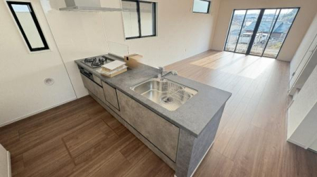 �_�ސ쌧���l�s�˒ˋ�����̐V�z��ˌ��ẴL�b�`��