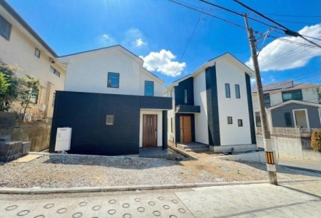 �_�ސ쌧���l�s�`�k���]����̐V�z��ˌ��Ă̑O�ʓ��H�܂ތ��n�ʐ^