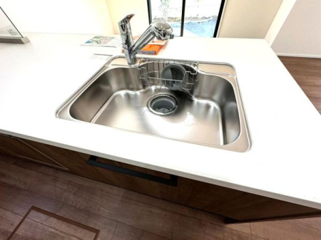 �_�ސ쌧���l�s��q�搙�c6���ڂ̐V�z��ˌ��ẴL�b�`��