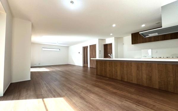 �_�ސ쌧���l�s��q�搙�c6���ڂ̐V�z��ˌ��ẴL�b�`��