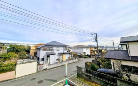 �_�ސ쌧���l�s����㔒��3���ڂ̐V�z��ˌ��Ă̏Z�˂���̒��]�ʐ^