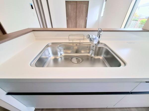 �_�ސ쌧���l�s����㔒��3���ڂ̐V�z��ˌ��ẴL�b�`��