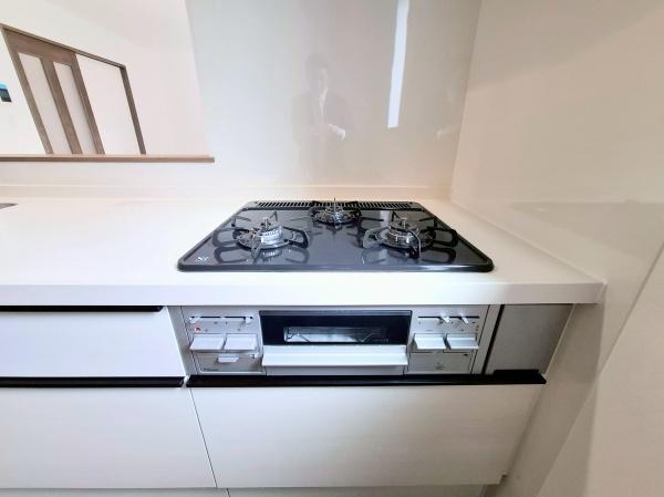 �_�ސ쌧���l�s����㔒��3���ڂ̐V�z��ˌ��ẴL�b�`��