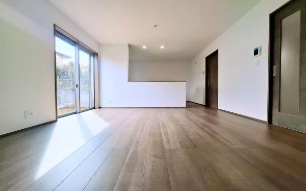 �_�ސ쌧���l�s����㔒��3���ڂ̐V�z��ˌ��Ẵ��r���O