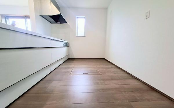 �_�ސ쌧���l�s����㔒��3���ڂ̐V�z��ˌ��ẴL�b�`��