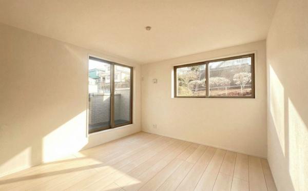 �_�ސ쌧���l�s�`�k��������̐V�z��ˌ��Ă̎q������