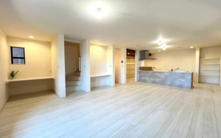 �_�ސ쌧���l�s�`�k����g�{��3���ڂ̐V�z��ˌ��Ẵ��r���O