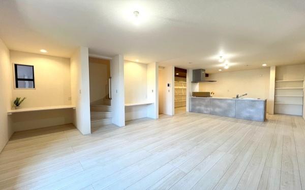 �_�ސ쌧���l�s�`�k����g�{��3���ڂ̐V�z��ˌ��Ẵ��r���O