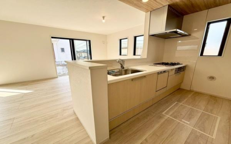 �_�ސ쌧���l�s��撆�c��5���ڂ̐V�z��ˌ��ẴL�b�`��