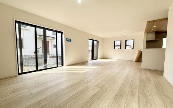 �_�ސ쌧���l�s��撆�c��5���ڂ̐V�z��ˌ��Ẵ��r���O