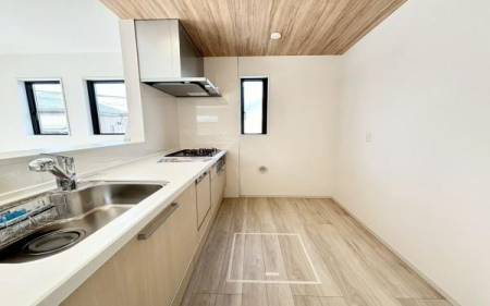 �_�ސ쌧���l�s��撆�c��5���ڂ̐V�z��ˌ��ẴL�b�`��