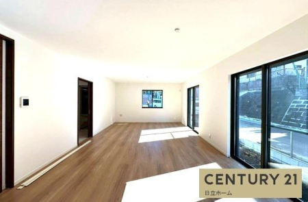 �_�ސ쌧���l�s�ߌ���k����4���ڂ̐V�z��ˌ��Ẵ��r���O