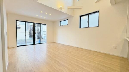 �_�ސ쌧���l�s���a�򒆉��k5���ڂ̐V�z��ˌ��Ẵ��r���O