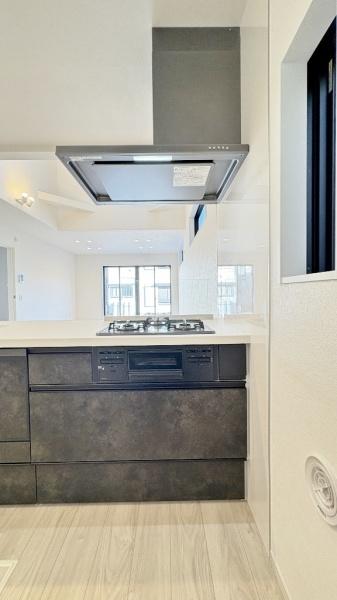 �_�ސ쌧���l�s���a�򒆉��k5���ڂ̐V�z��ˌ��ẴL�b�`��