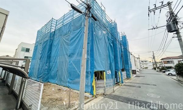 �_�ސ쌧���l�s�ߌ��撇��1���ڂ̐V�z��ˌ��Ă̑O�ʓ��H�܂ތ��n�ʐ^