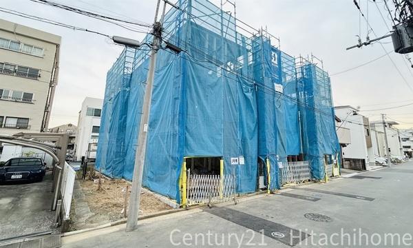 �_�ސ쌧���l�s�ߌ��撇��1���ڂ̐V�z��ˌ��Ă̑O�ʓ��H�܂ތ��n�ʐ^