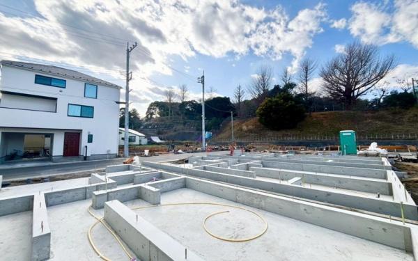 �_�ސ쌧���l�s�ۓy�P�J��쓇���̐V�z��ˌ��Ă̑O�ʓ��H�܂ތ��n�ʐ^