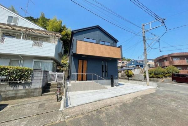 �_�ސ쌧���l�s�h��ѓ����̐V�z��ˌ��Ă̑O�ʓ��H�܂ތ��n�ʐ^