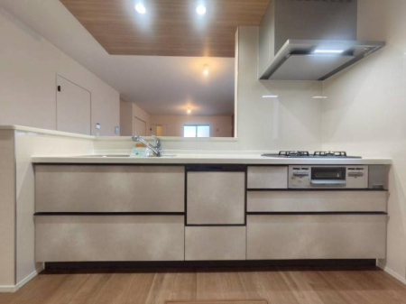 �_�ސ쌧����s�ΐ�1���ڂ̐V�z��ˌ��ẴL�b�`��