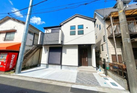 �_�ސ쌧���l�s�ߌ��抰�����̐V�z��ˌ��Ă̑O�ʓ��H�܂ތ��n�ʐ^