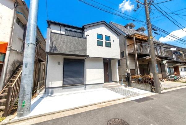 �_�ސ쌧���l�s�ߌ��抰�����̐V�z��ˌ��Ă̑O�ʓ��H�܂ތ��n�ʐ^