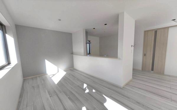 �_�ސ쌧���l�s�_�ސ��O�c��쒬�̐V�z��ˌ��ẴL�b�`��