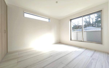 �_�ސ쌧���l�s�_�ސ��O�c��쒬�̐V�z��ˌ��Ă̎q������